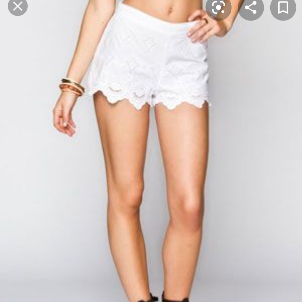 ✨5/$25✨ Patrons of Peace white eyelet crochet shorts